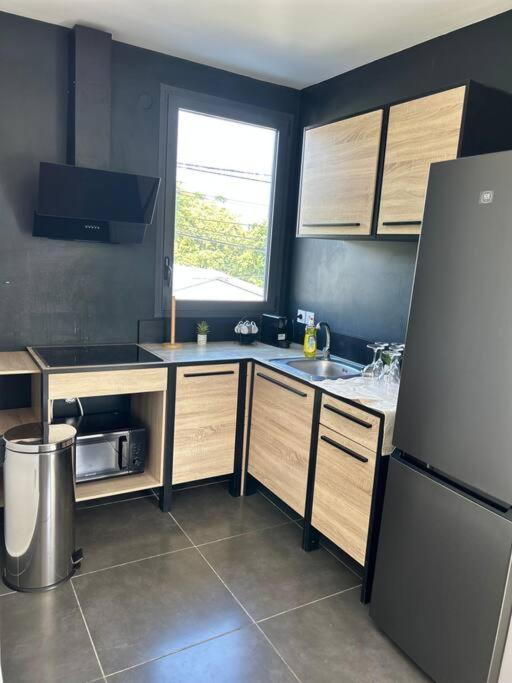 Appartement A 2 Pas De La Plage De Terre Sainte Exteriör bild