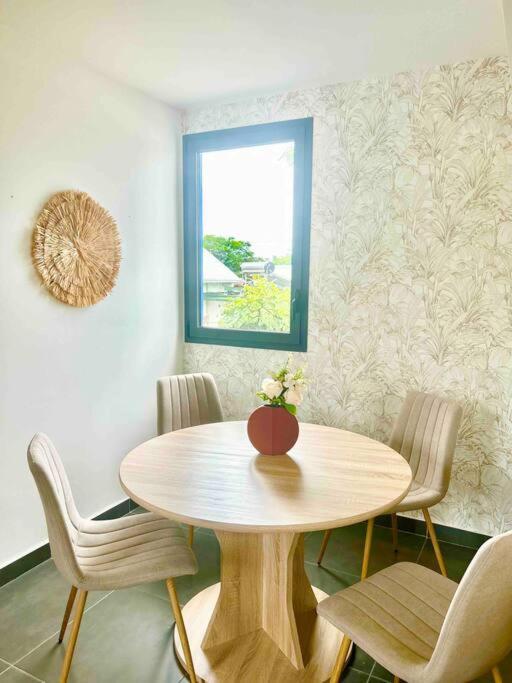 Appartement A 2 Pas De La Plage De Terre Sainte Exteriör bild