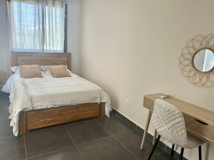 Appartement A 2 Pas De La Plage De Terre Sainte Exteriör bild