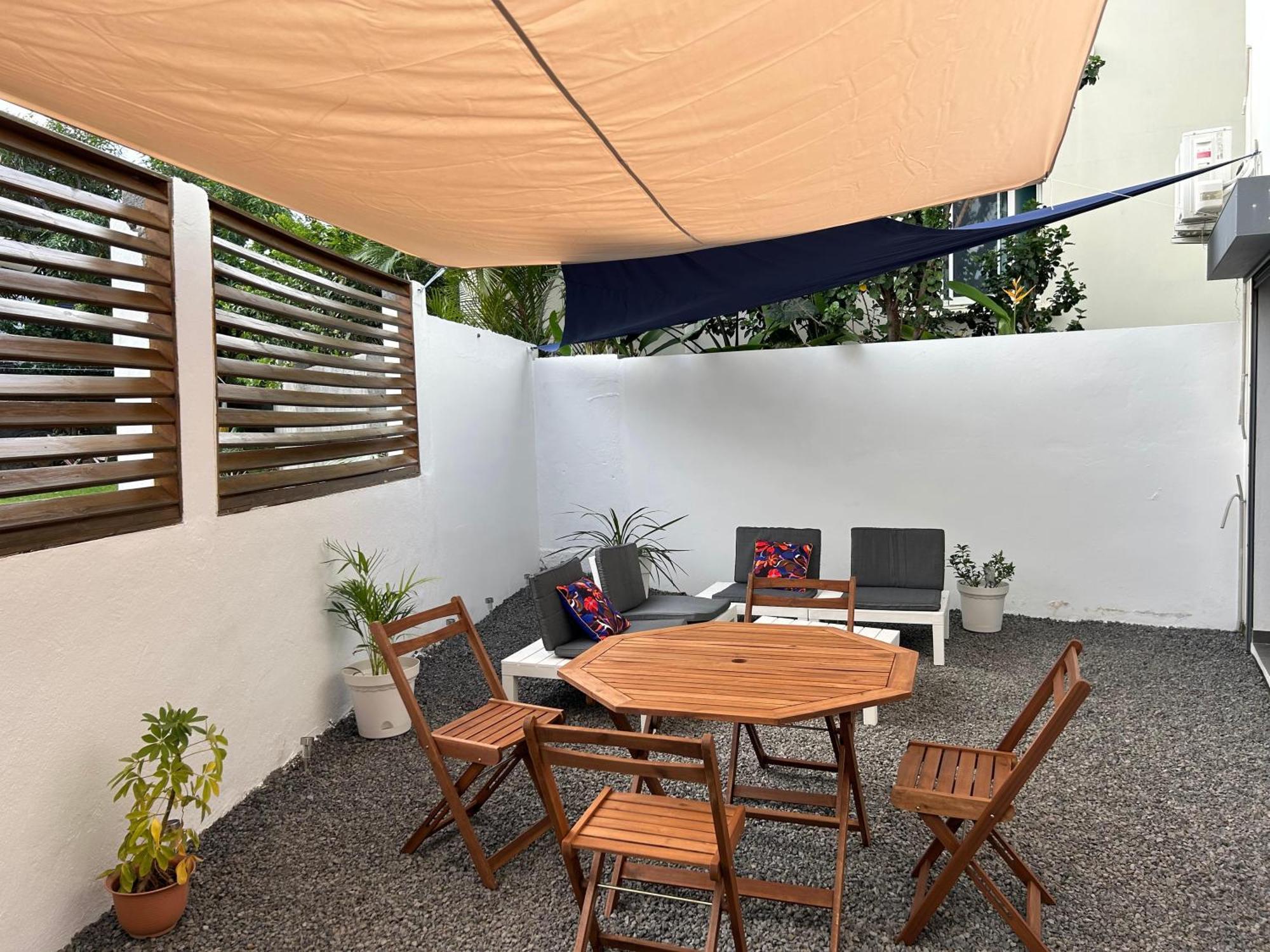 Appartement A 2 Pas De La Plage De Terre Sainte Exteriör bild