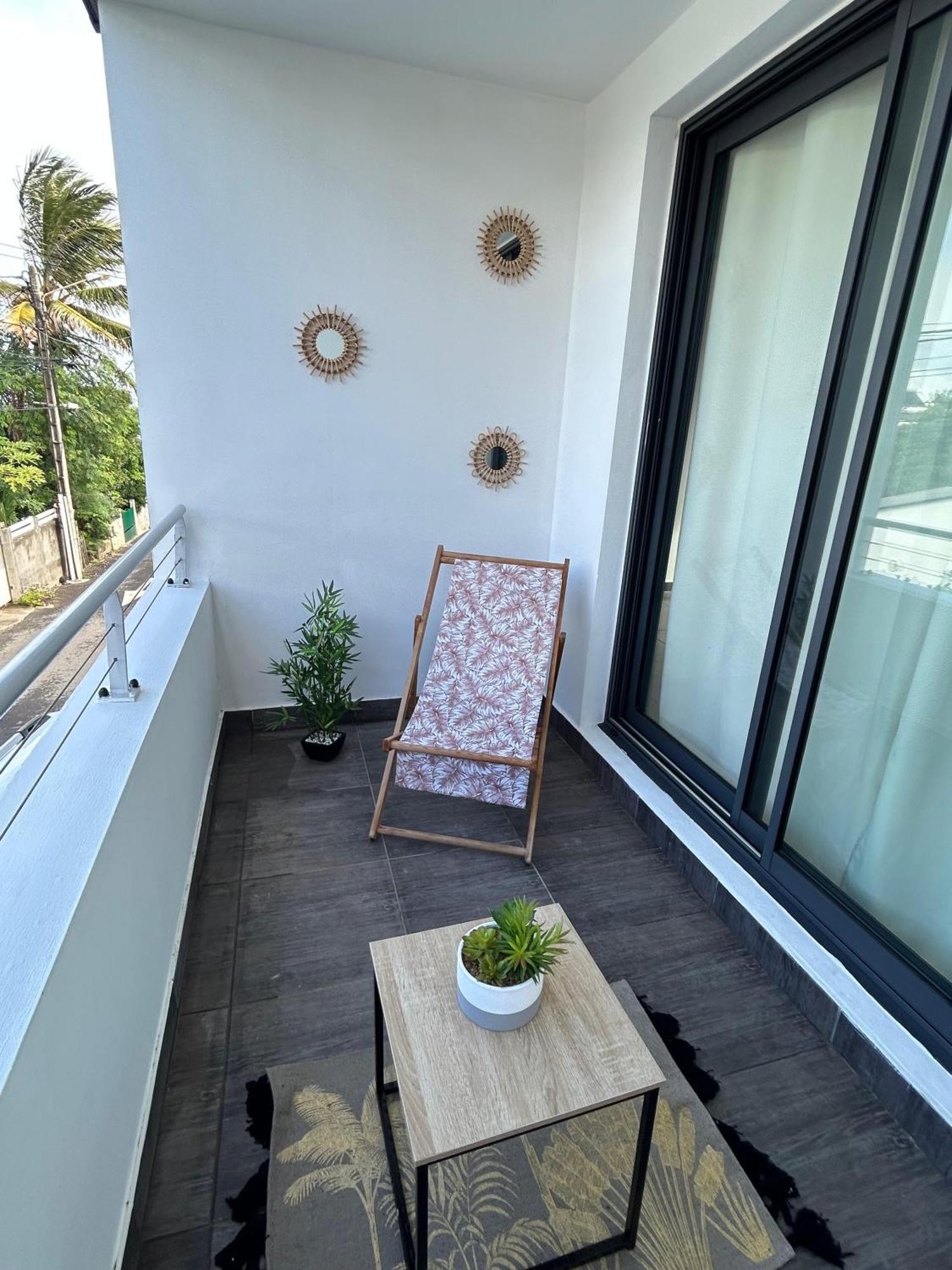 Appartement A 2 Pas De La Plage De Terre Sainte Exteriör bild